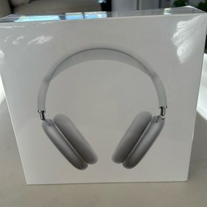 BNIB AirPods Max